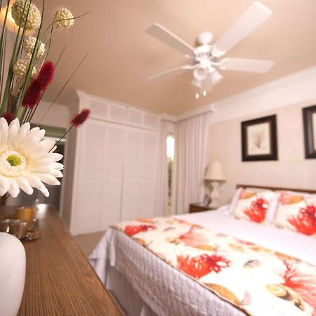 Bora Bora By Blue Sky Luxury Appartement Paynes Bay Kamer foto